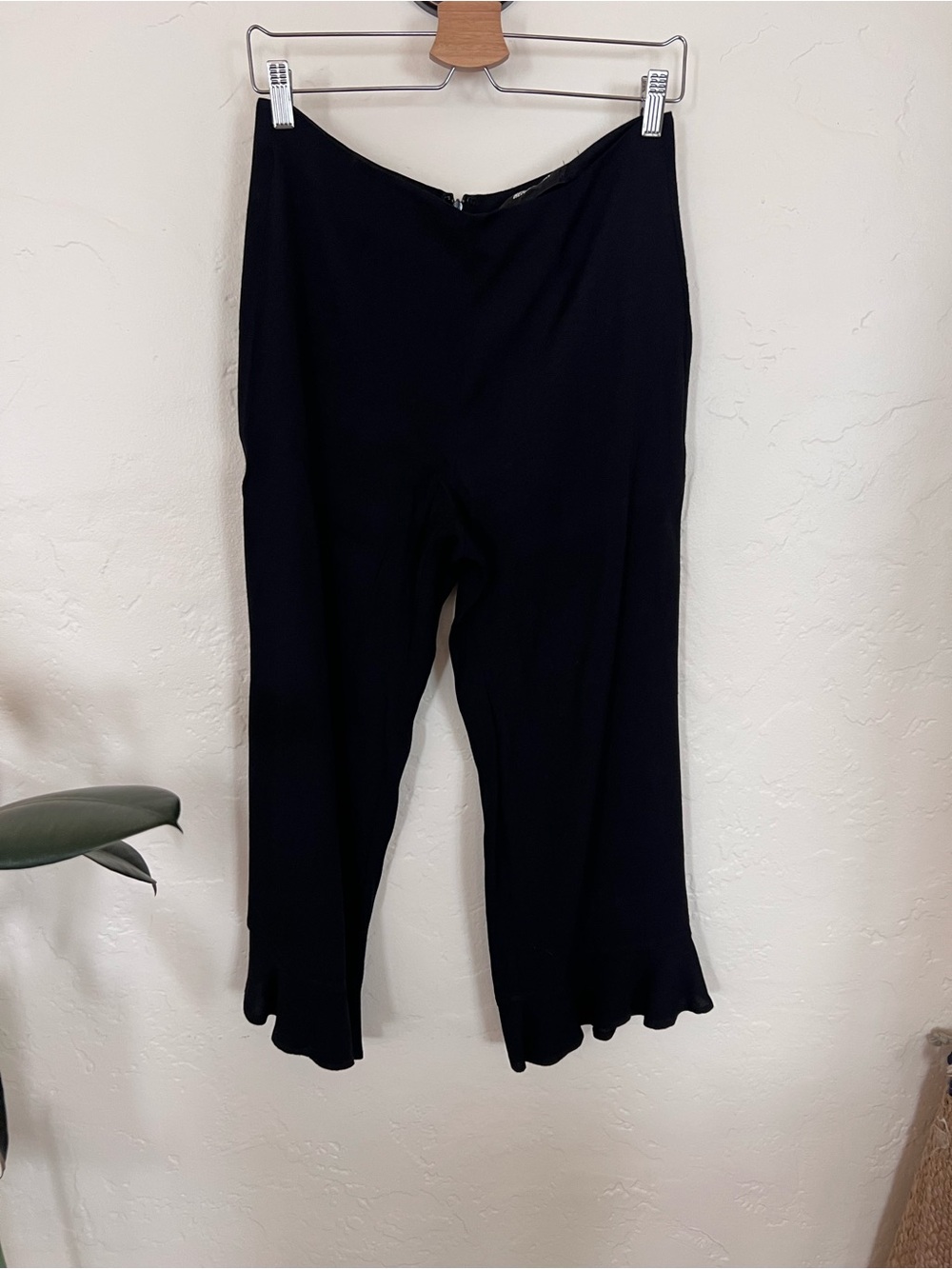 Reformation Ruffle Hem Naples Pant - Picture 4 of 6